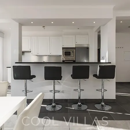 Sunset - Beach And City Center Apartment